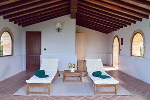 Interior - Villa Saffo: A charming three-story villa surrounded by meadows and by green hills, with Free WI-FI. (Bucine)