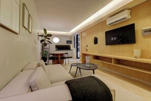 Televisión, oficina