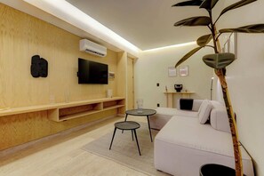 TV, offices - Capitalia | Luxe Urban Abodes (Ciudad de México)