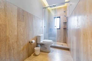 Shower, hair dryer, towels - Capitalia | Elegance Embodied (Ciudad de México)