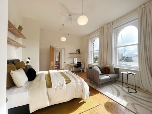 THE BARRACKS – THE OLD MT COOK POLICE STATION
Pet friendly, free parking 4 cars