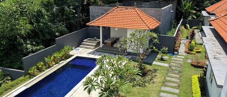 10 つの屋外プール