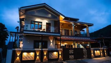 Mặt tiền nơi lưu trú