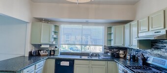 Located near wineries, tulip festival, outlets, Bauman’s Fram & state parks!