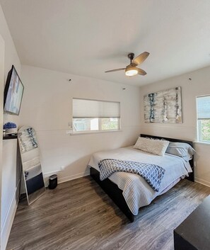 2 bedrooms, iron/ironing board, free WiFi, bed sheets