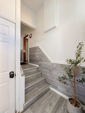 Interior - Located near wineries, tulip festival, outlets, Bauman’s Fram & state parks! (Mount Angel)