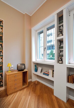 2 bedrooms, iron/ironing board, free WiFi - Casa Bar Basso in Milan (Milan)