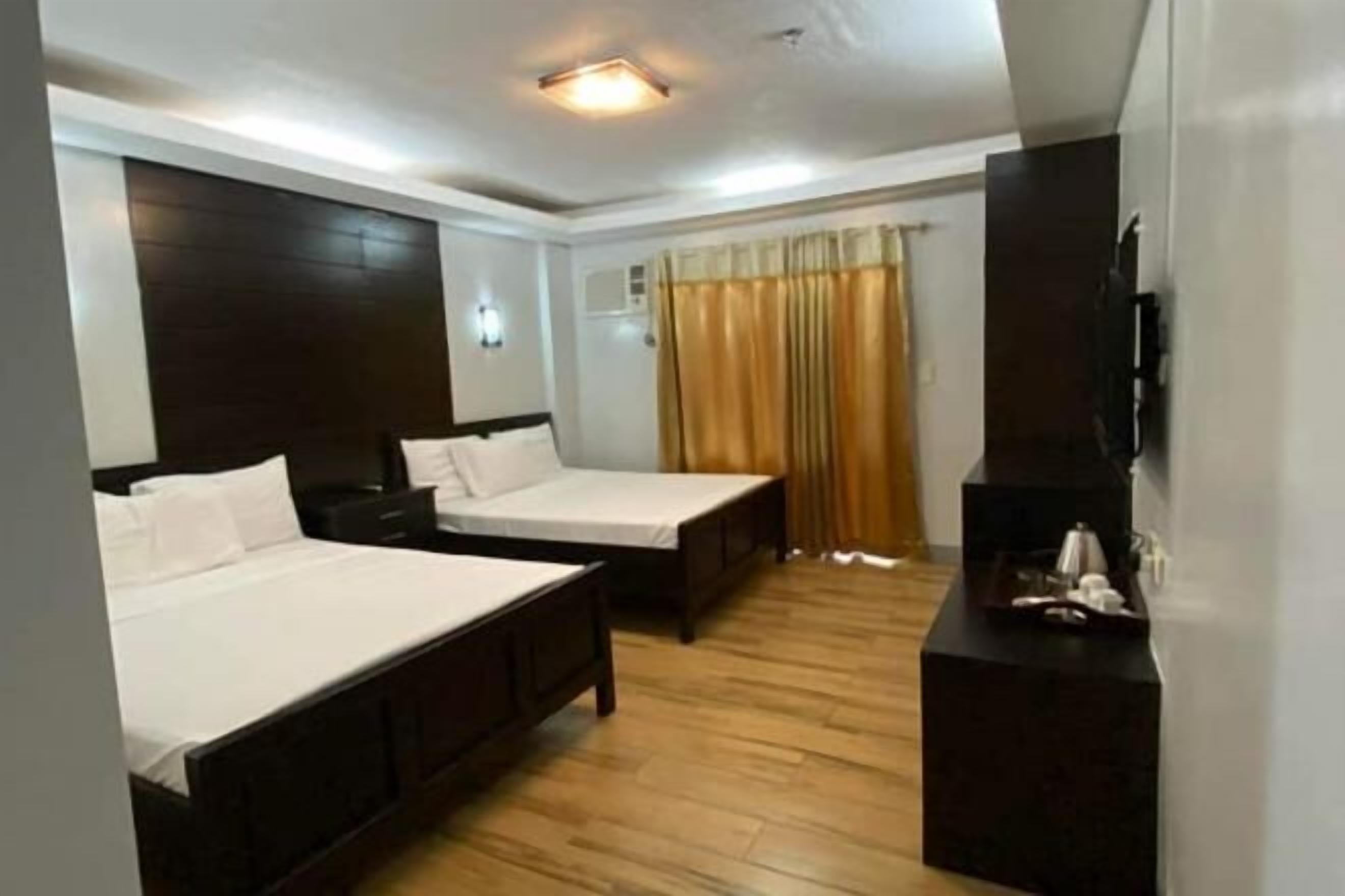 Een bureau, een strijkplank/strijkijzer, extra bedden (toeslag)