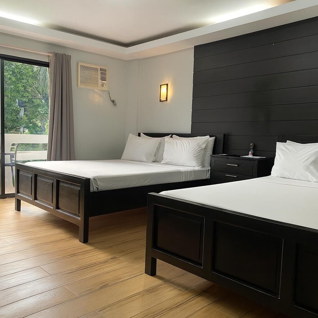 Bureau, fer et planche à repasser, lits pliants/supplémentaires