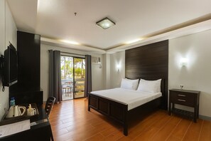 Standard Room | Desk, iron/ironing board, rollaway beds, free WiFi - Baggak Hotel and Restaurant by SMS Hospitality (Sanchez-Mira)