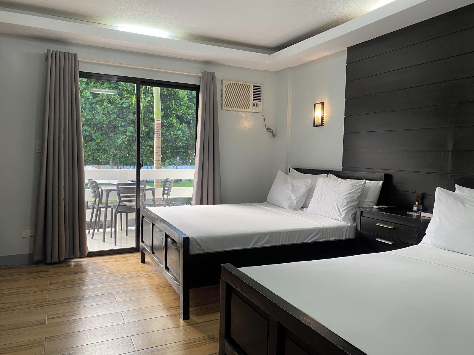 Family Room | Desk, iron/ironing board, rollaway beds, free WiFi