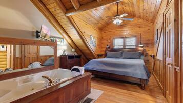 Premium-Ferienhütte, 2 Schlafzimmer, Whirlpool, Blick auf den Golfplatz | Individuell dekoriert, individuell eingerichtet, Bügeleisen/Bügelbrett