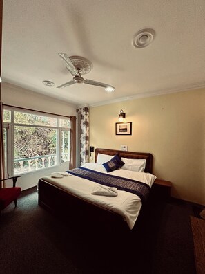 华丽双人房, 花园景观 | 高档床上用品、记忆海绵床垫、办公桌、笔记本电脑工作区