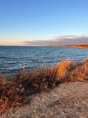 Aurinkotuoleja, rantapyyhkeitä