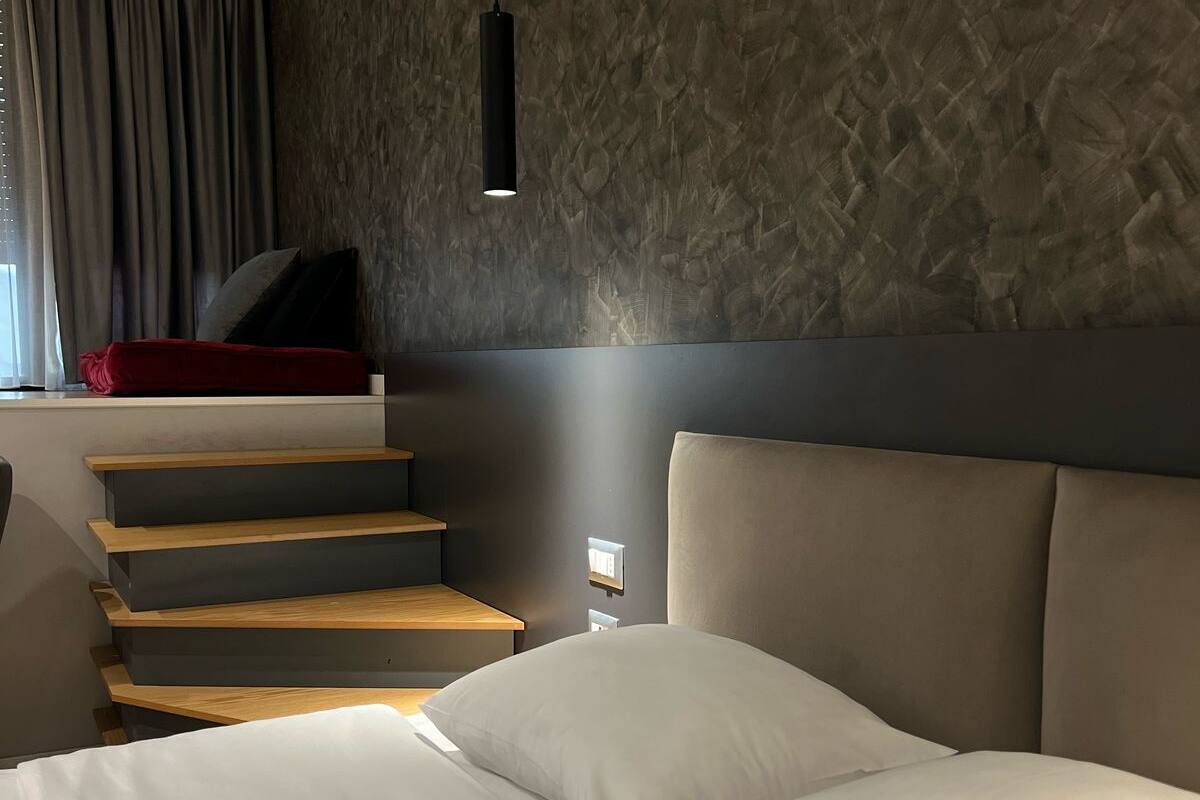 Soundproofing, WiFi (free), bed sheets
