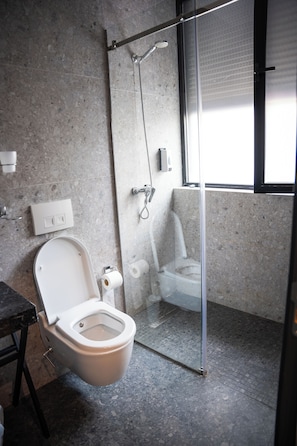 Suite with Hot Tub | Bathroom