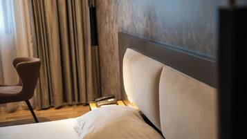 Soundproofing, free WiFi, bed sheets