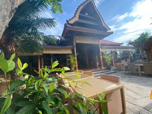 Restaurant - New Starlight Hotel & Resort (Buleleng)