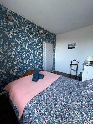 3 habitaciones, tabla de planchar con plancha y wifi gratis