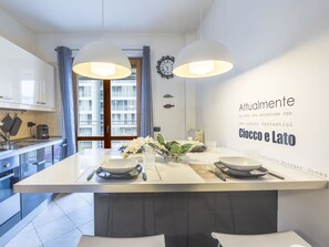 Een oven, een vaatwasser, een broodrooster
