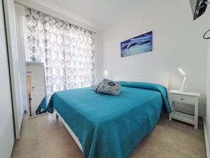 1 bedroom, travel cot, free WiFi