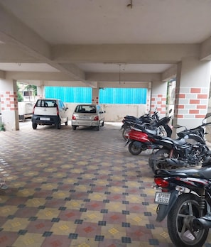 Free self parking - Smart Stay Rooms (Vijayawada)