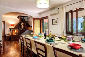 Villa, Meerblick | Esszimmer