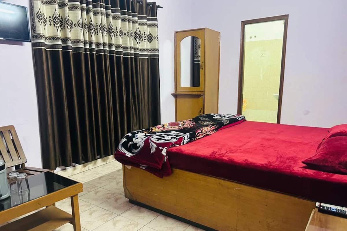 Deluxe Double Room, City View | Free WiFi, bed sheets