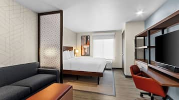 Zimmer, 1 King-Bett, Nichtraucher (Efficiency) | Schreibtisch, laptopgeeigneter Arbeitsplatz, Bettwäsche