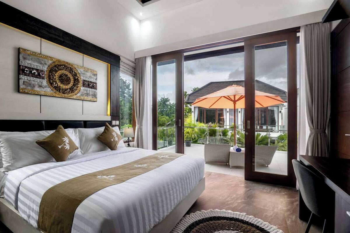 Deluxe Villa, 3 Bedrooms, Pool View | Desk, free WiFi