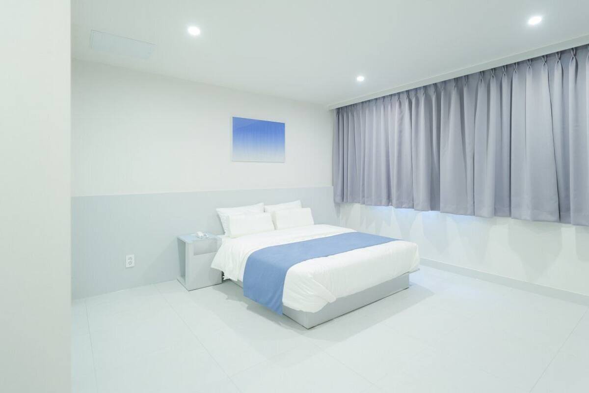 Standard | เครื่องนอนระดับพรีเมียม, เตียงเมมโมรีโฟม, ห้องเก็บเสียง, Wi-Fi ฟรี