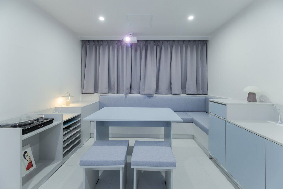 Lounge | Premium bedding, memory foam beds, soundproofing, free WiFi