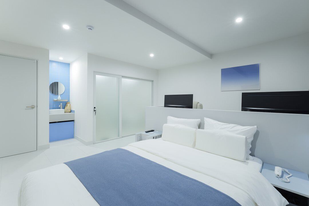 2PC | 고급 침구, 메모리폼 침대, 방음 설비, 무료 WiFi