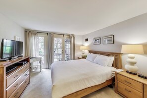 1 slaapkamer, een bureau, een strijkplank/strijkijzer, gratis wifi