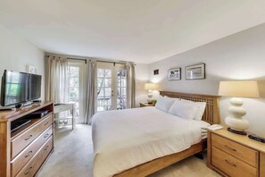 1 bedroom, desk, iron/ironing board, free WiFi