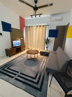 Family Apartment, Balcony | Living area