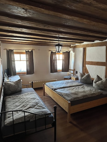 Standard Triple Room, City View | Free WiFi, bed sheets