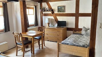 Standard-Dreibettzimmer, Stadtblick | Kostenloses WLAN, Bettwäsche