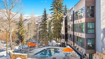 室外游泳池,恒温泳池