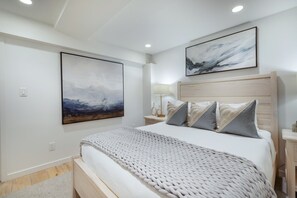 2 Schlafzimmer, Zimmersafe, Schreibtisch, Bügeleisen/Bügelbrett