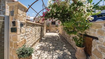 Pintu masuk hartanah