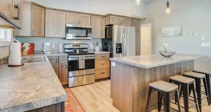 Charming Cabin by Tagalong Golf Course