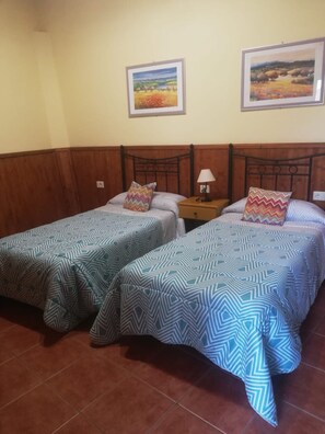 3 bedrooms, free WiFi, bed sheets