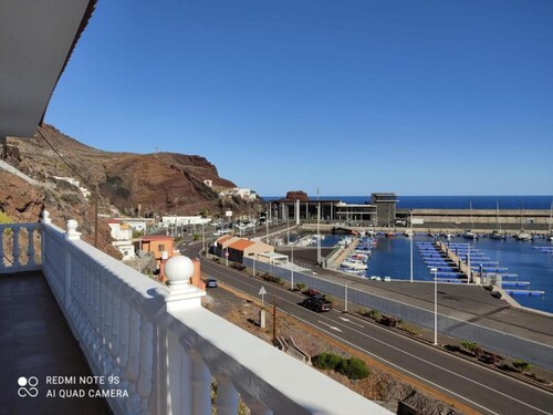 Apartment with Private Terrace and Panoramic Sea Views