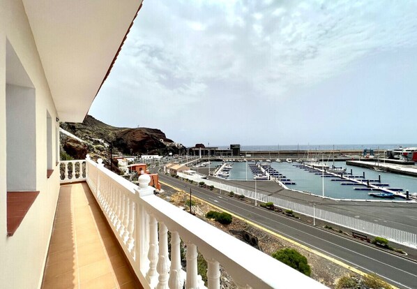 Property grounds - Apartment with Private Terrace and Panoramic Sea Views (Valverde)