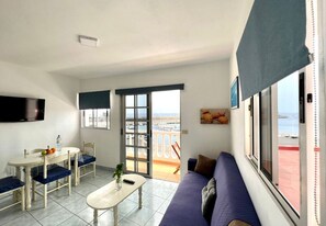 TV - Apartment with Private Terrace and Panoramic Sea Views (Valverde)