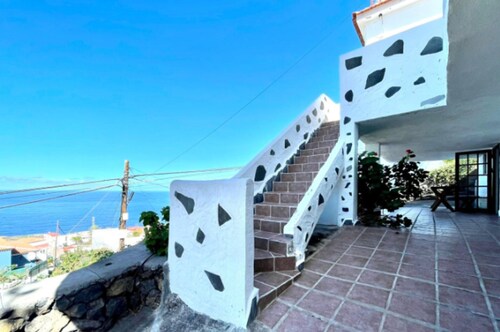 Beautiful rural house in the town of Los Llanillos with divine views