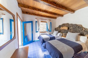 4 bedrooms, iron/ironing board, free WiFi, bed sheets