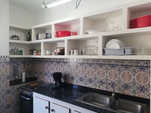 Fridge, microwave, oven, coffee/tea maker