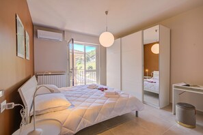 Villa | 2 bedrooms - The Golden View in Olbia (Belgirate)